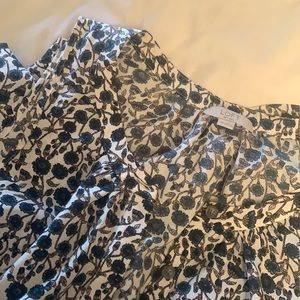 Ann Taylor Loft 10 petite cream and blue floral button front shorts romper!